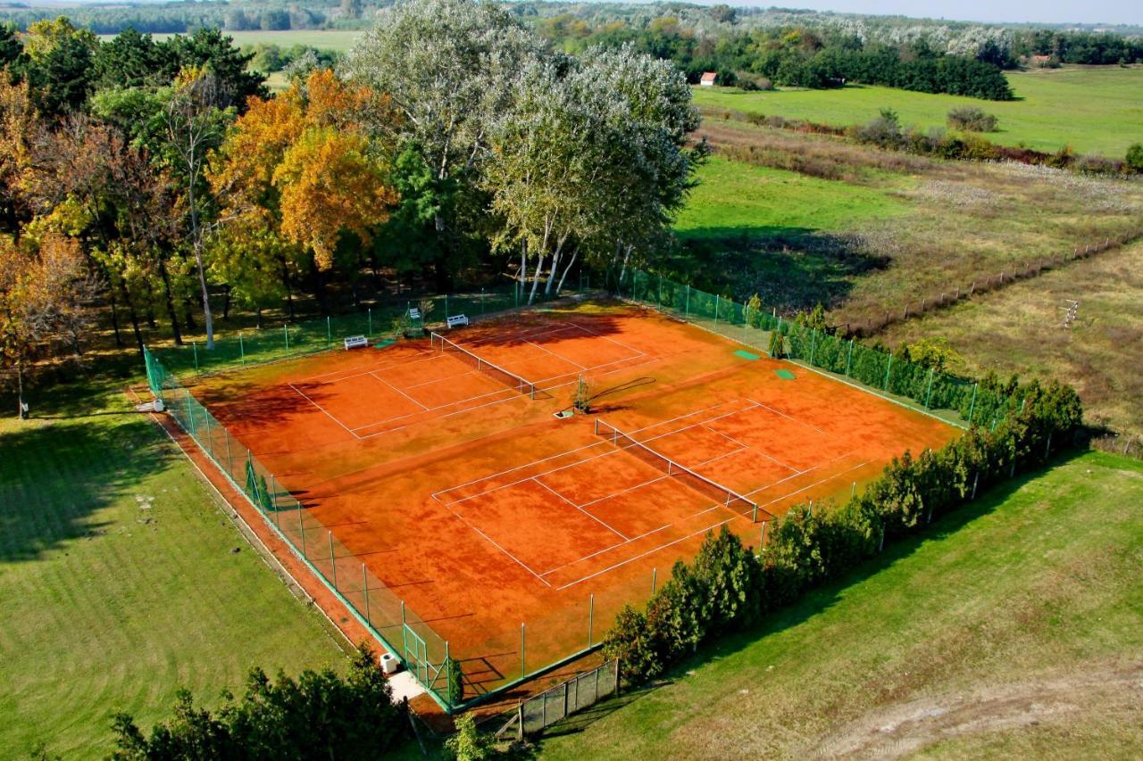 Hotel Villa Majur Subotica Zewnętrze zdjęcie